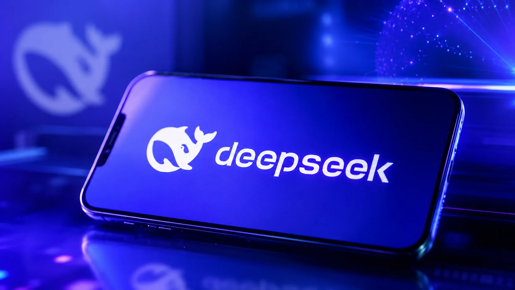 Smartphone displaying the DeepSeek logo on a blue screen, with visual elements of artificial intelligence and digital networks in the background.